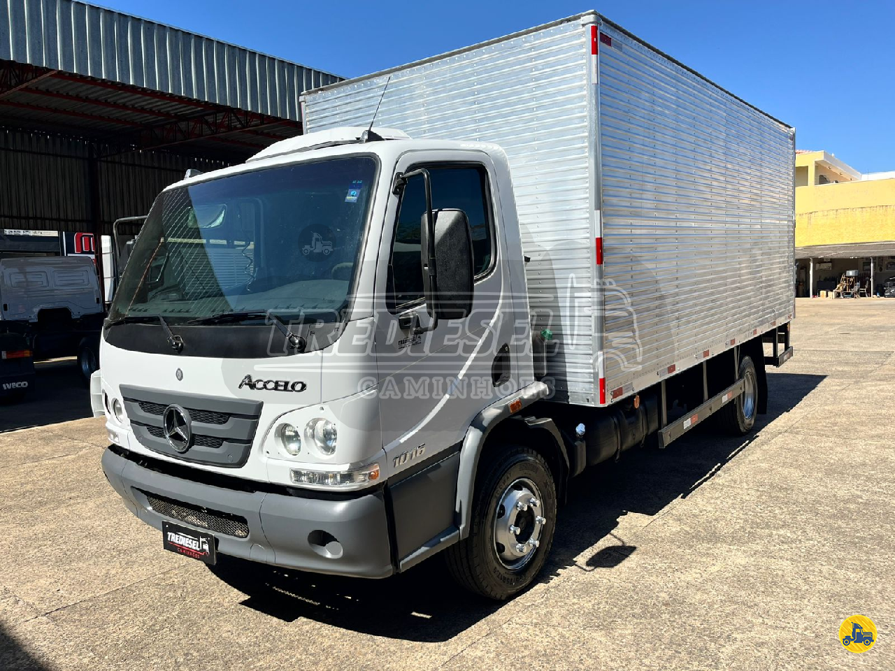 CAMINHAO MERCEDES-BENZ MB 1016 Baú Furgão 3/4 4x2 Trediesel Caminhões ANDRADAS MINAS GERAIS MG